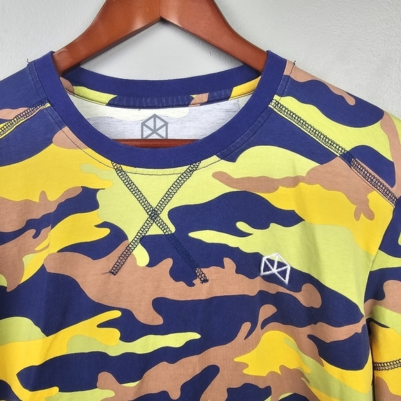 BMFIT Gear Colorful Camo All Over Print T Shirt Mens Size M Athletic Workout Top - Picture 2 of 15